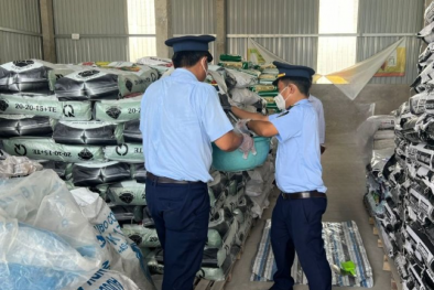 Phân bón giả, kém chất lượng - nỗi ám ảnh của nhà nông
