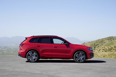 Mẫu ô tô Volkswagen Touareg 2024 có giá từ 1,7 tỷ đồng, với công nghệ an toàn cao