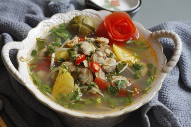 Có nên ăn nhiều tôm cua để giải nhiệt trong thời tiết nắng nóng?