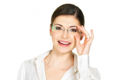 Bác sĩ chỉ ra những lưu ý quan trọng khi lựa chọn và sử dụng tròng kính khoan