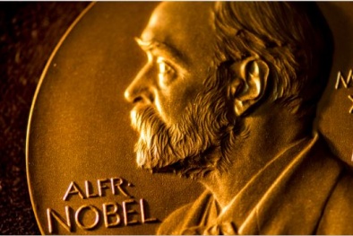 Hai nhà khoa học nữ nhận giải Nobel Y học và Vật lý từng đạt Giải thưởng L’Oreal-UNESCO For Women in Science