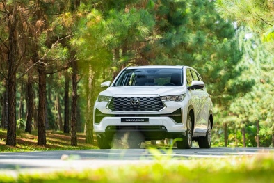 Toyota Innova Cross hoàn toàn mới lộ diện, giá chỉ từ 810 triệu đồng