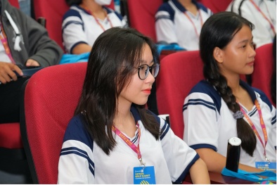Diễn đàn Nữ sinh Việt Nam: Truyền cảm hứng dám khác biệt, tự mở khoá tương lai của chính mình