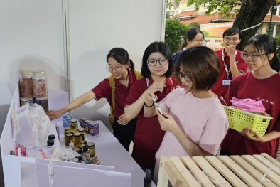 Phát triển hoạt động nghiên cứu khoa học, chuyển giao công nghệ, đổi mới sáng tạo
