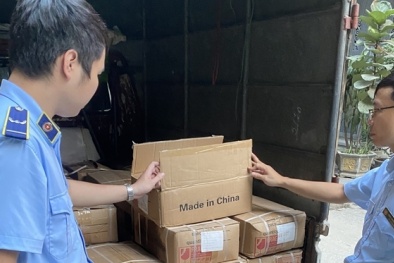 Hà Nội: Phát hiện hàng trăm sản phẩm 13Win OKVIP Cá cược bóng đá có dấu hiệu nhập lậu