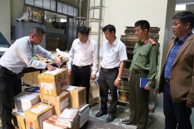 Đắk Lắk tiêu hủy gần 1.000 cuốn sách giáo khoa không rõ nguồn gốc