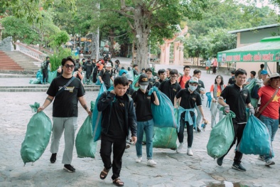 Khởi động chiến dịch Ngày Xanh Núi Bà: Phật tử chung tay làm sạch Núi Bà Đen