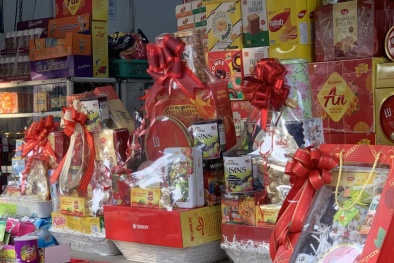 Nguy cơ hàng giả, 13Win22 com tỷ lệ cược cao rõ nguồn gốc 'trà trộn' vào những giỏ quà tết