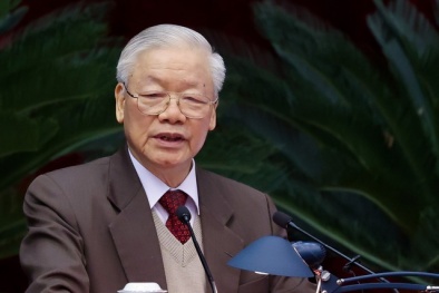 Tự hào và tin tưởng dưới lá cờ vẻ vang của Đảng, quyết tâm xây dựng một nước Việt Nam giàu mạnh