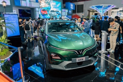 VinFast trình làng dàn xe SUV điện tay lái nghịch