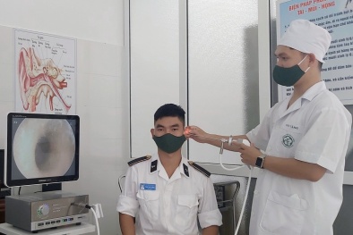 Thực hành khám chữa bệnh tối thiểu 12 tháng mới được công nhận là bác sĩ quân y