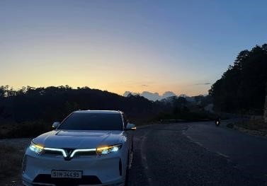 Chủ xe điện phân tích lý do lái xe điện ‘phê’ hơn xe xăng