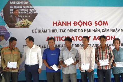 Hỗ trợ gần 5,5 tỷ đồng cho người dân Cà Mau chịu ảnh hưởng bởi hạn hán và xâm nhập mặn 