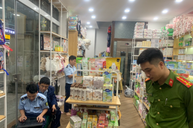 Hà Nam phát hiện 2 cơ sở kinh doanh sản phẩm mẹ và bé không xác định được nguồn gốc trên bao bì