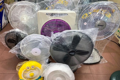 Thị trường quạt tích điện sôi động đầu mùa Hè: Cách lựa chọn đảm bảo chất lượng, bền lâu