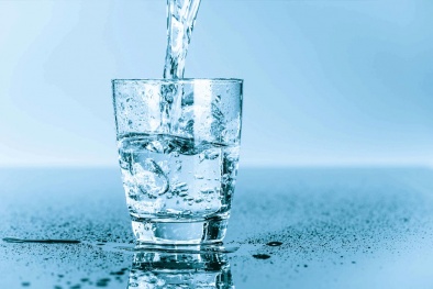 Phát triển máy thu hoạch nước uống từ không khí khô mỗi ngày 
