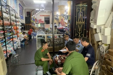Thanh Hóa: Tạm giữ 2.811 sản phẩm quần áo, giày thể thao có dấu hiệu giả mạo nhãn hiệu