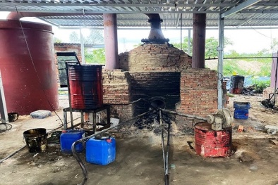 Tái chế dầu, nhớt thải trái phép gây hậu quả khôn lường