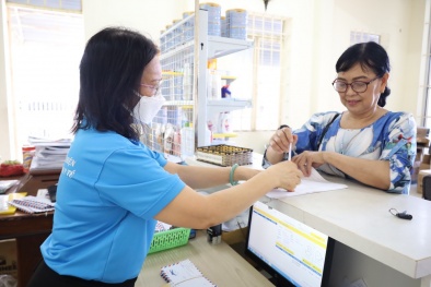 BHXH Việt Nam: Chi trả trực tiếp lương hưu và trợ cấp BHXH qua tài khoản cá nhân cho người hưởng 