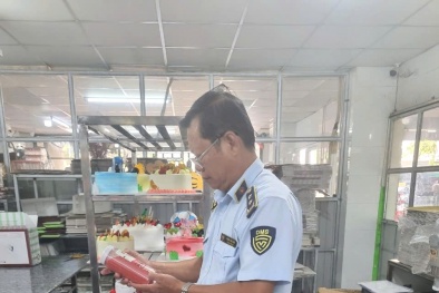 Tây Ninh xử phạt cơ sở kinh doanh sử dụng phụ gia hết hạn để chế biến 13Win OKVIP Cá cược bóng đá