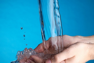 WHO cảnh báo: Thế giới có ít nhất 1,7 tỉ người uống nước nhiễm khuẩn