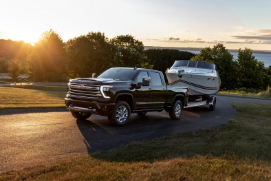 Chevrolet Silverado HD 2024 bị triệu hồi do lỗi giá đỡ cản sau