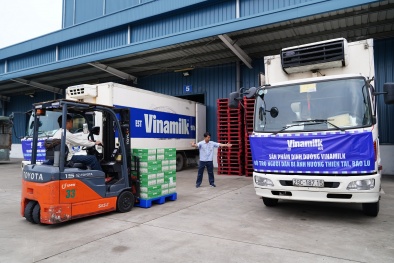 Vinamilk kịp thời hỗ trợ 550.000 sản phẩm thiết yếu cho người dân vùng bão lũ