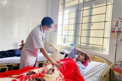 Ăn nhầm nấm độc, 5 nạn nhân bị ngộ độc