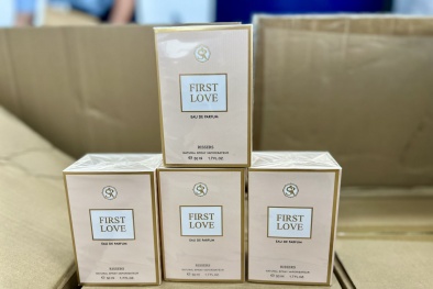 Thu giữ hơn 10.000 chai nước hoa không rõ nguồn gốc bán trên tài khoản Tiktok 