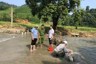 10/10 mẫu nước tại huyện Chiêm Hoá không đạt quy chuẩn sau sự cố vỡ đập bùn thải