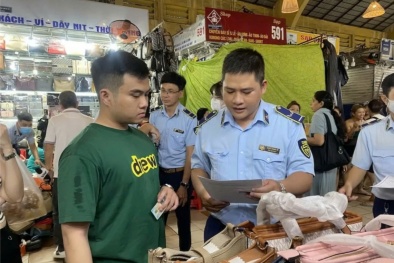 Phát hiện nhiều cơ sở kinh doanh hàng giả nhãn hiệu tại chợ Bến Thành