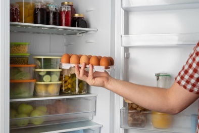 Thực phẩm tích trữ trong tủ lạnh lâu ngày tiềm ẩn nguy cơ gì?