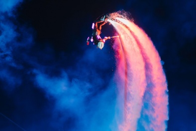 Có gì đặc biệt tại siêu phẩm Jetski bắn pháo hoa lấy cảm hứng từ nàng tiên hạc Cát Bà? 