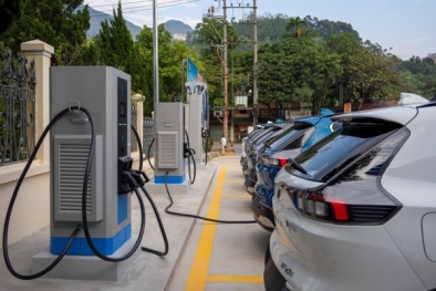 Trạm sạc, xưởng dịch vụ rộng khắp, tài xế dịch vụ yên tâm ‘chốt’ đơn VinFast Green