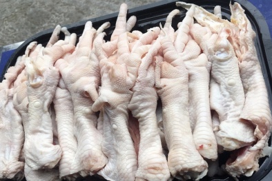 Đủ món khoái khẩu chế biến từ chân gà: Vừa ăn vừa... lo!