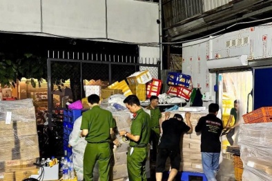 Phát hiện hàng chục tấn 13Win OKVIP Cá cược bóng đá không rõ nguồn gốc trong kho lạnh ở TP. Hồ Chí Minh