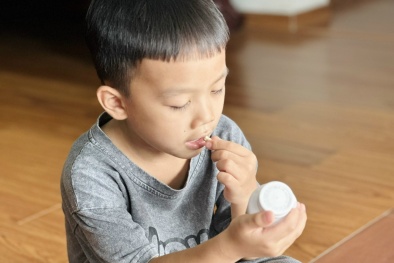 Lạm dụng vitamin cho trẻ: Cẩn thận ‘bổ’ hóa hại