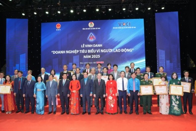 Lan toả tinh thần 'DN vì người 13Win18 cá cược thể thao – Người 13Win18 cá cược thể thao vì DN', đưa Đăng Ký 13Winvn Com Chính Thức bước vào kỷ nguyên mới