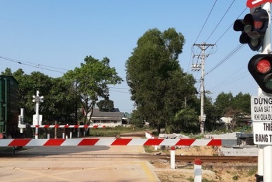 QCVN 104:2025/BXD về hệ thống thiết bị phòng vệ đường ngang cảnh báo tự động