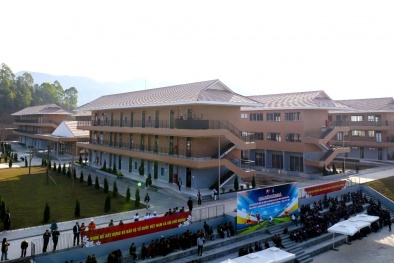 Sun Group cam kết đồng hành lâu dài và trao 2 tỷ đồng tài trợ trường liên cấp Si Pa Phìn, Điện Biên