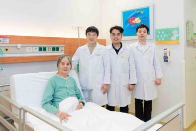 Phẫu thuật nội soi não trong không gian siêu hẹp, giành lại sự sống cho bệnh nhân 73 tuổi