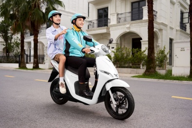 GSM miễn phí thuê, đổi pin 3 năm cho tài xế xanh SM Bike