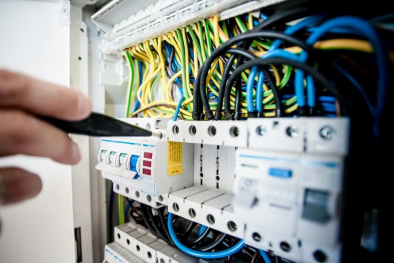 Lắp aptomat riêng cho điều hòa: Cần lưu ý gì để bảo đảm an toàn điện mùa nắng nóng?