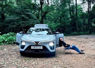 Nữ chủ xe VinFast VF 7 mê du lịch cùng hai con: Chiếc xe đúng gu, mang lại sự an tâm sau tay lái