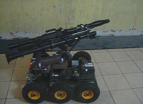 Robot chiến trường. (Ảnh: Trung Ki&ecirc;n)
