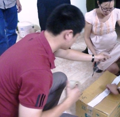 Cảnh s&aacute;t ni&ecirc;m phong c&aacute;c t&agrave;i liệu li&ecirc;n quan tại nơi ở c&aacute;c c&aacute;c đối tượng