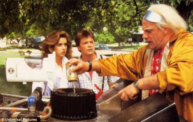 H&igrave;nh ảnh trong bộ phim viễn tưởng "Back to Future" sẽ được hiện thực h&oacute;a. Trong bộ phim n&agrave;y, c&aacute;c loại xe được đổ bởi một loại nhi&ecirc;n liệu "đặc biệt", m&agrave; c&aacute;c nh&agrave; khoa học khẳng định c&oacute; thể l&agrave;m được.