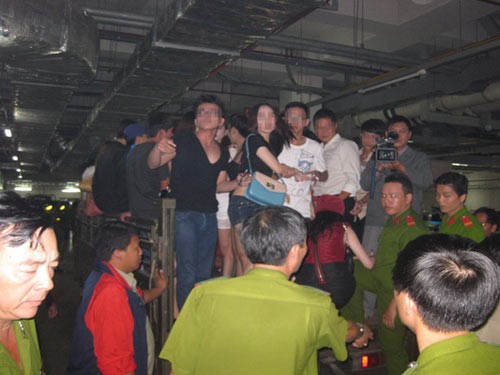 Kiểm tra qu&aacute;n Bar