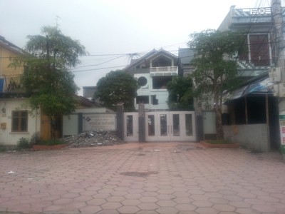 Nh&agrave; cũ của Dũng mặt sắt c&oacute; ốp m&igrave;n