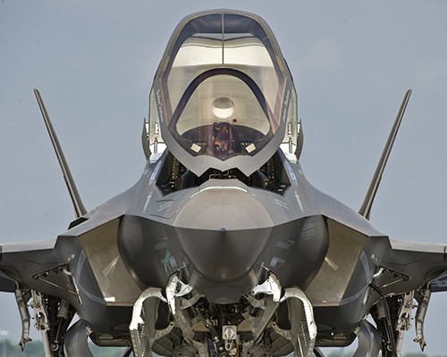 M&aacute;y bay chiến đấu t&agrave;ng h&igrave;nh thế hệ thứ năm F-35 của Mỹ